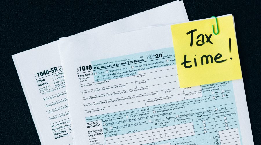 Navigating Tax Season: DIY vs. Tax Software - Which Method Saves You More Than Just Money?